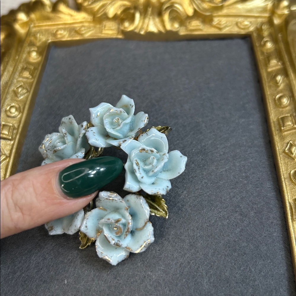 Coro Vintage Floral Brooch with Gold Accents - Picture 5 of 6